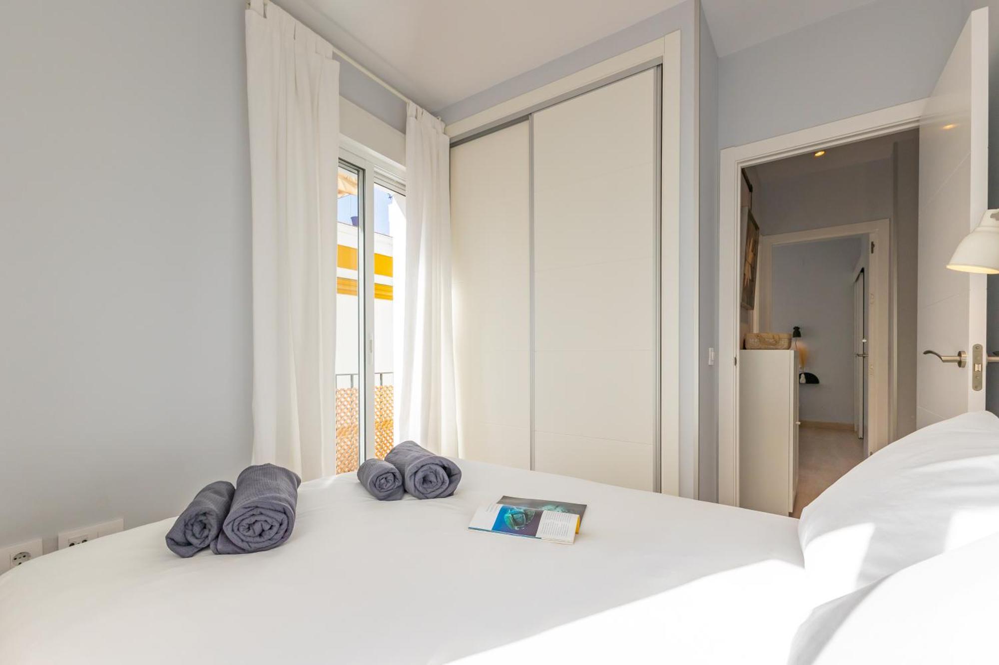 Charming 2 Bedroom Apartment At Iconic Triana Neighborhood By Ocityzen Sevilla Exterior foto